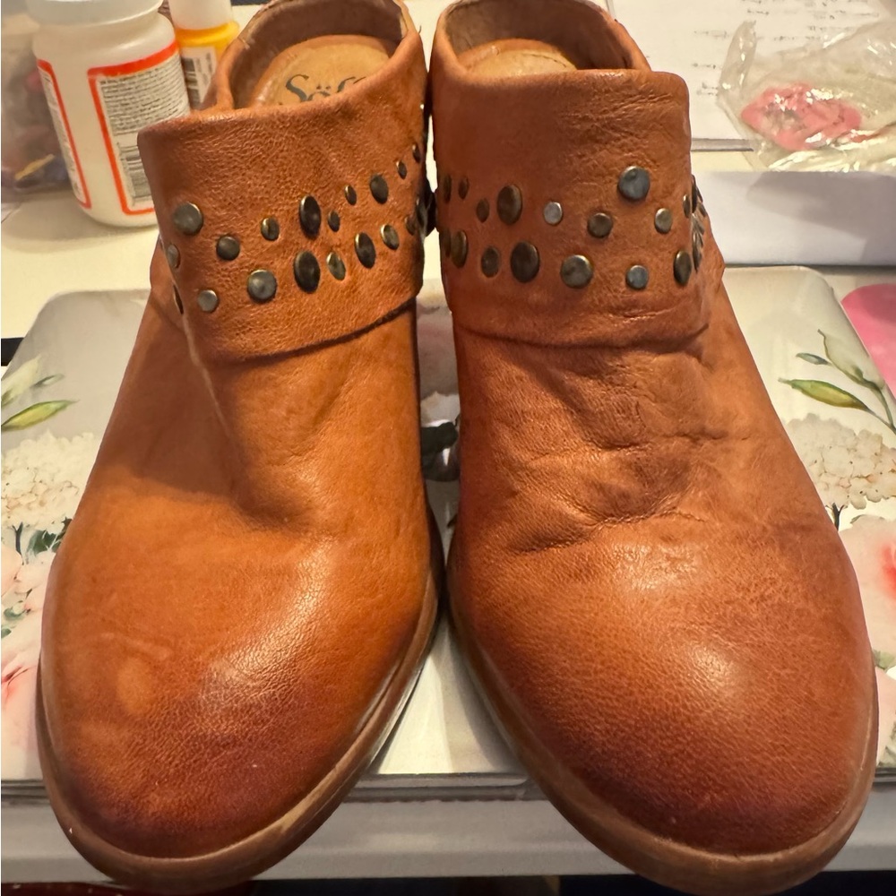 Sofft leather boots in size 10